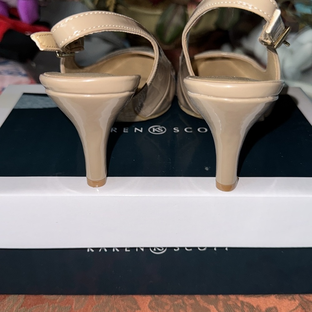 Karen Scott Women's Beige Pumps Size 7 - Picture 7 of 12